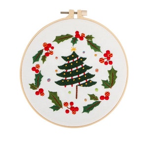 Christmas tree Embroidery Kit beginner, Beginner Embroidery kit, Modern embroidery kit cross stitch, Hand Embroidery Kit,  Snowman