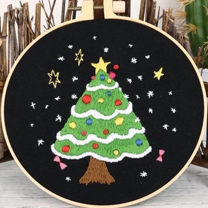 DIY Embroidery Kit beginner, Christmas Tree Embroidery kit, Modern embroidery kit cross stitch, Hand Embroidery Kit, beginner embroidery