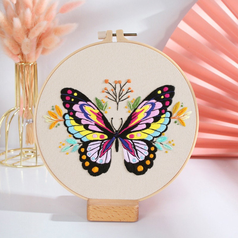 Embroidery Kits for Beginners Butterfly Flower Themed, 3 Sets Sewing Cross  Stitch Starter Kit Craft Stamped Cloth with Embroidery Hoops Threads and  Needles for Adults 