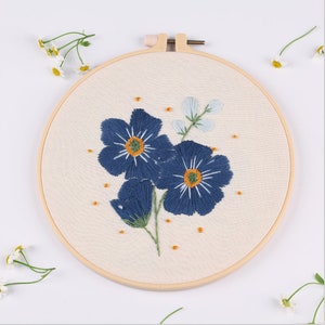 Embroidery kit Beginner | Beginner Embroidery | Modern Embroidery | Flowers Embroidery Full Kit with Needlepoint Hoop| DIY Craft Kit