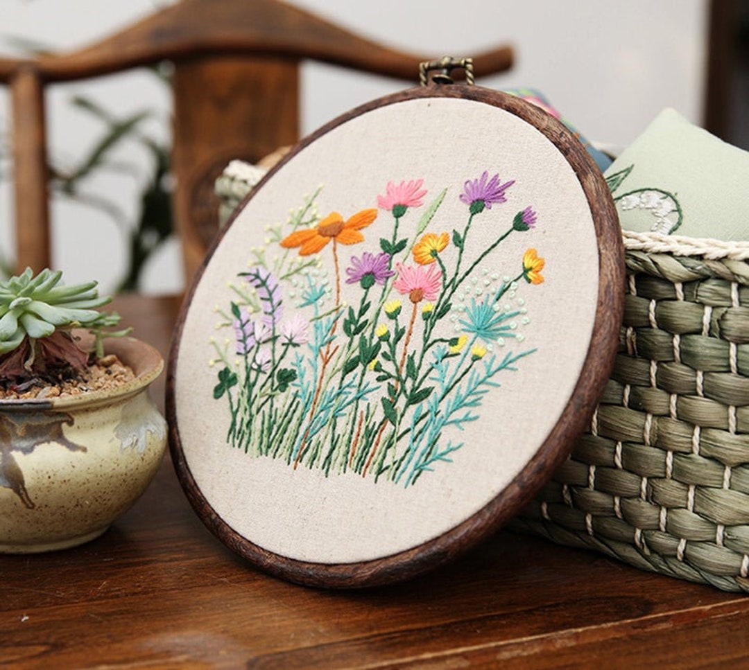 Beginner Embroidery Kit, Easy Embroidery Kit for Beginners, Embroidery,  Flower Embroidery Kit, Dried Flowers, Needlepoint Kits, DIY 