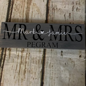 Mr & Mrs wooden plaque | wedding gift | wedding top table