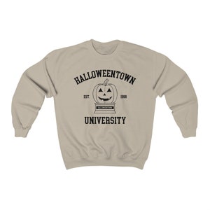 Sudadera de la Universidad de Halloweentown, Sudadera de Halloweentown, Camisa de Halloweentown, Sudadera de Halloween, Película de Halloween, Suéter de Halloween imagen 2