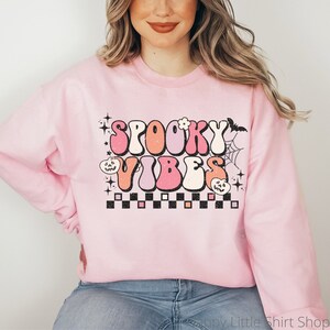 Spooky Vibes Sweatshirt, Spooky Sweatshirt, Halloween Sweatshirts, Halloween Sweater, Halloween Clothes, Retro Sweatshirt, Retro Halloween