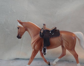 Classic 1:12 scale breyer western saddle. (Horse not included.)