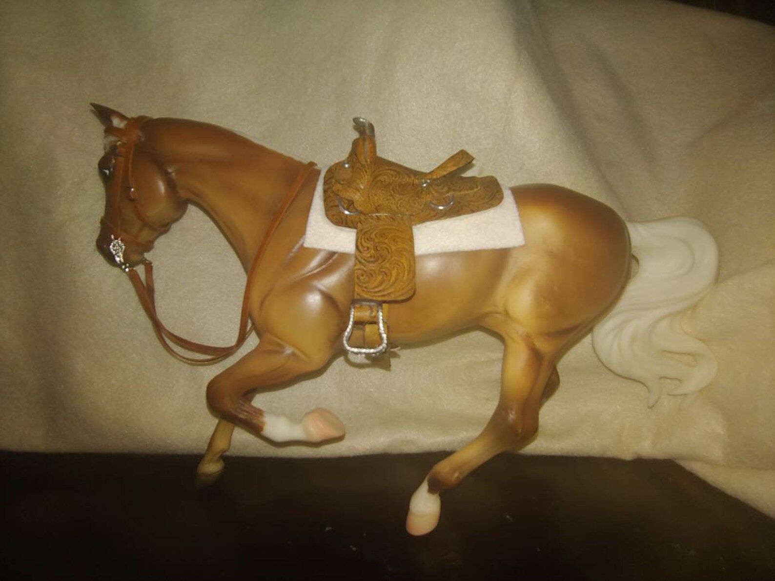 Traditional Western Saddle for Breyer and Modle Horses. stand Etsy Canada