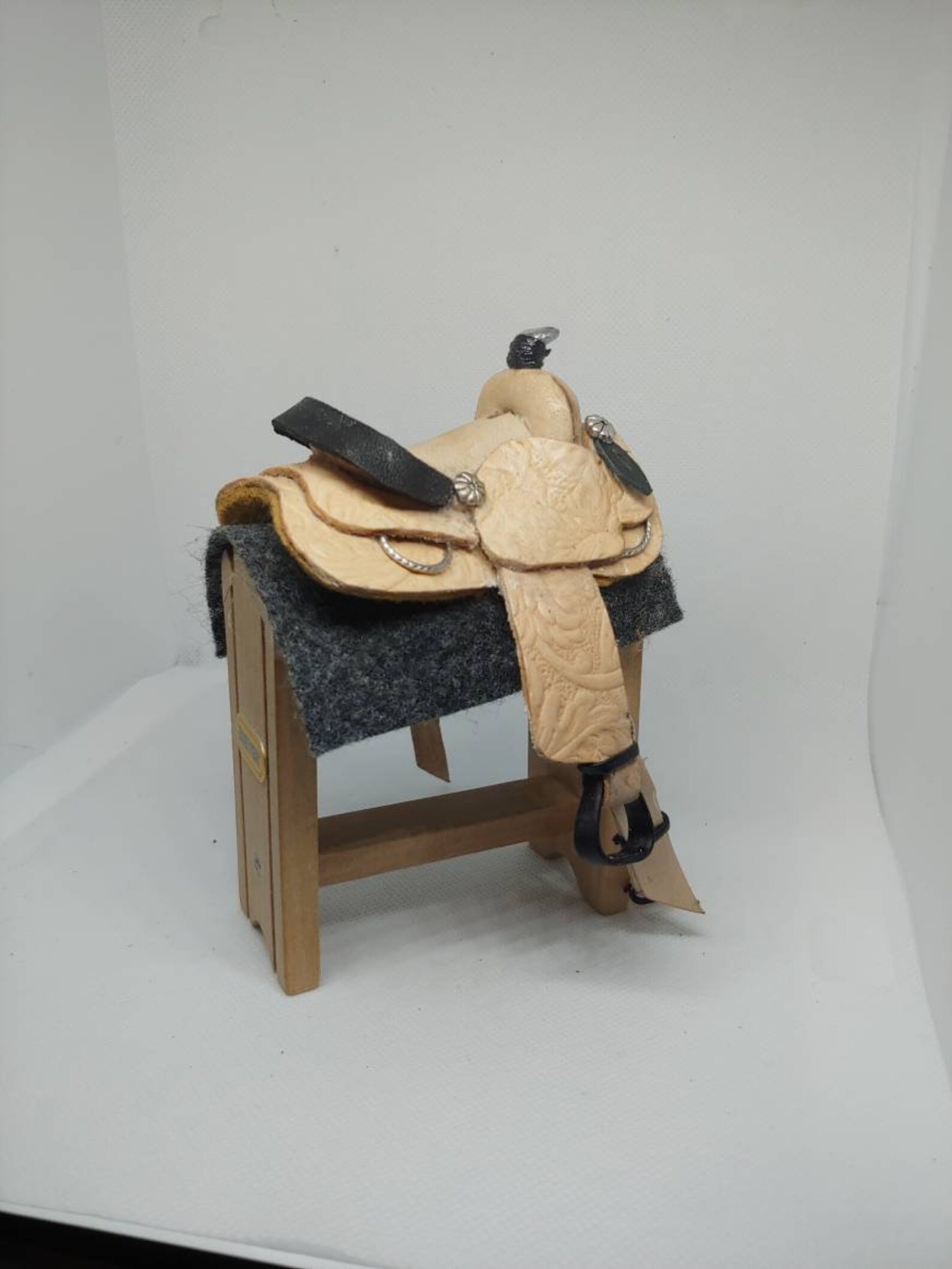 Traditional saddle for breyer and modle horses. Stand not | Etsy