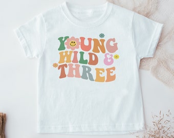 T-shirt jeune sauvage et trois, chemise pour 3e anniversaire, anniversaire garçon fille, rétro, vêtements unisexes pour enfants, groovy, frère, soeur, tout-petit