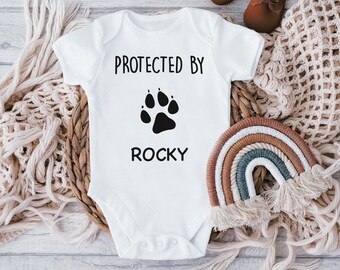 Body pour chien personnalisé « Nom du chien », bébé personnalisé grandit, gilet de bébé pour amoureux des chiens, cadeau de shower de bébé chien, faire-part de bébé