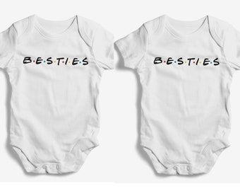 Chaleco de bebé personalizado Bestie, regalo de baby shower Bestie de mamá, tv de amigos, monos gemelos, chalecos de mejores amigos, anuncio de embarazo