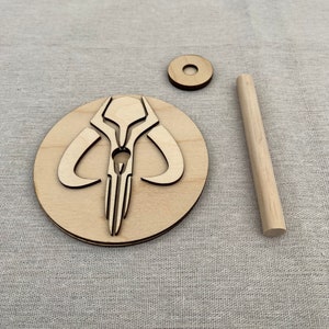 Bo-Katan Signet  Wood Helmet Stand v1
