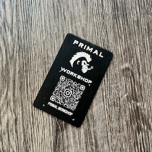 Benutzerdefinierte Metall Visitenkarte | QR-Code Zeichen | QR-Code Scan Zeichen | Matt Schwarz | Laser graviert | Momento | Ein- oder doppelseitig