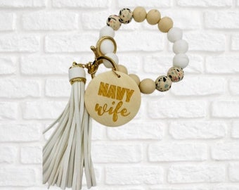 Llavero con grabado de esposa de la marina, colgante de madera, regalo para esposa militar