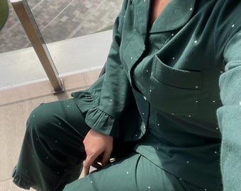 Smaragdgrüner Flanell-Pyjama-Set mit Rüschenborte, 100% Baumwolle