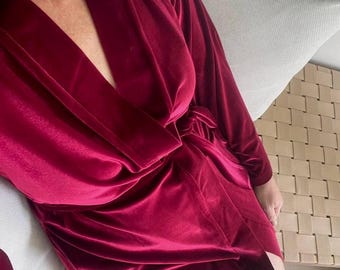 Langer Kimono-Morgenmantel: Stretch-Samt-Kimono-Morgenmantel
