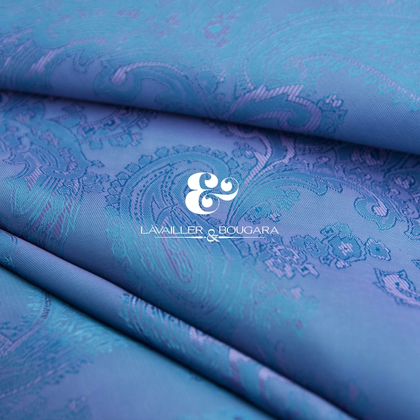 Bleu Violet Clair Paisley | Tissu de doublure Jacquard - Coupe personnalisée par cour | Arc de quarts de graisse de glace moyen à léger de courtepointe irisée