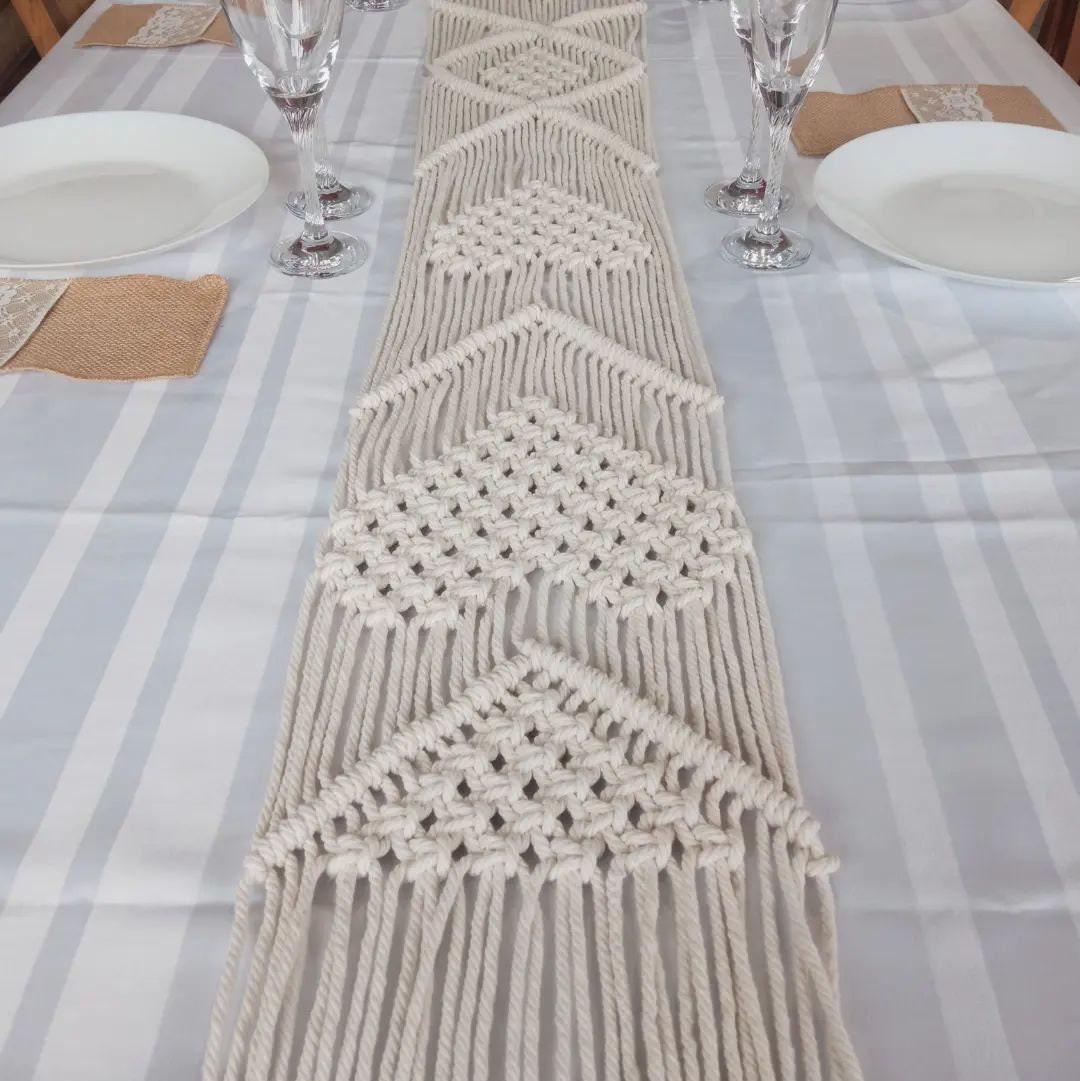 Chemin de Table Macramé