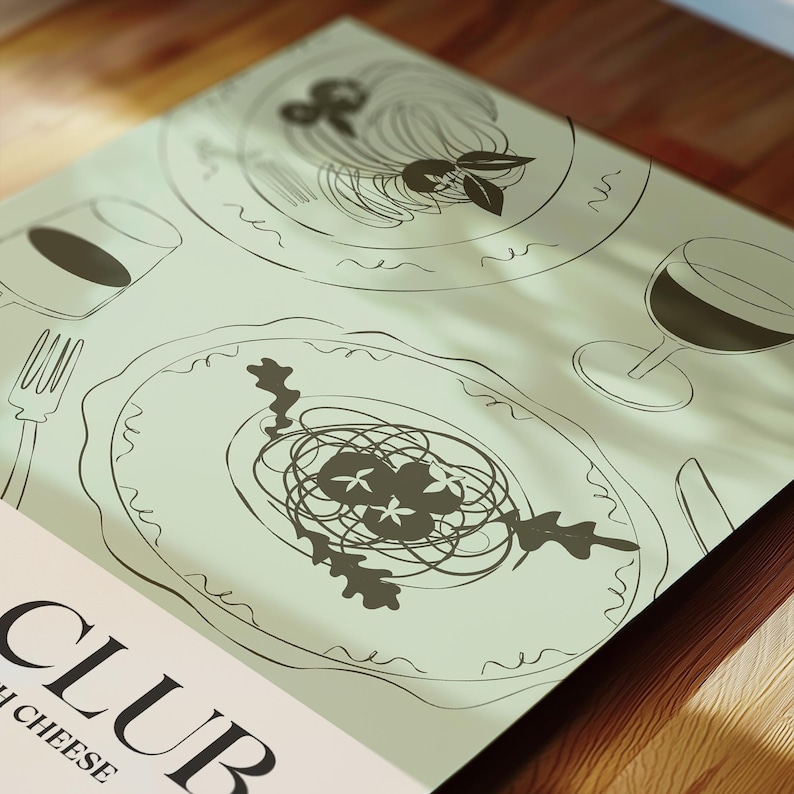 K&ouml;nnte beinhalten: Eine hellgr&uuml;ne Tischmatte mit skizzierten Illustrationen von Pastagerichten, Weingl&auml;sern und Besteck. Auf der Tischmatte stehen die W&ouml;rter "CLUB" und "H CHEESE".