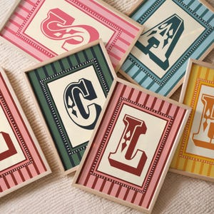 Impresión de letras personalizadas, impresión de iniciales personalizadas, impresión del alfabeto, decoración de dormitorio infantil, impresión colorida para habitación de bebé, sin marco, A4-A1, 5x7-24x36