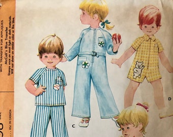 McCall's 2698 | サイズ 2 | 幼児用パジャマとジャンプスーツ | 1970 年代のヴィンテージ縫製パターン