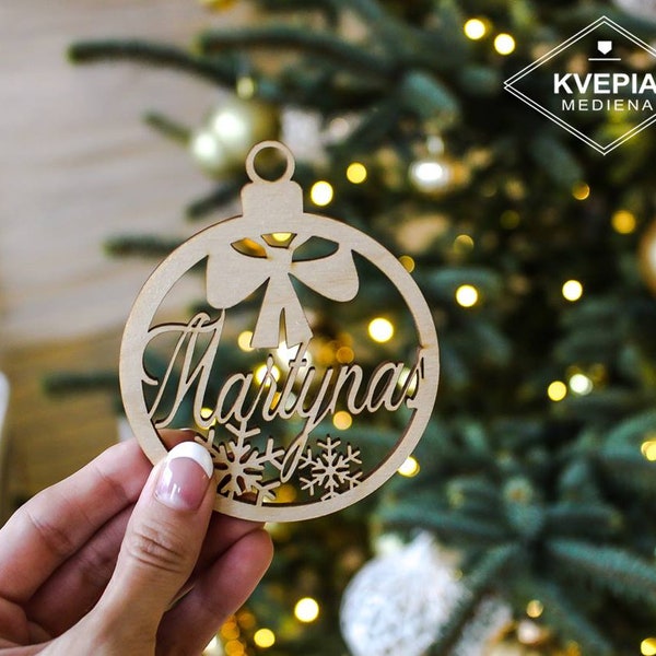 Boules de Noël personnalisées pendentifs de NOËL personnalisés en bois ornement découpé au laser noms étiquettes de cadeau de NOËL avec nom bois décor de Noël