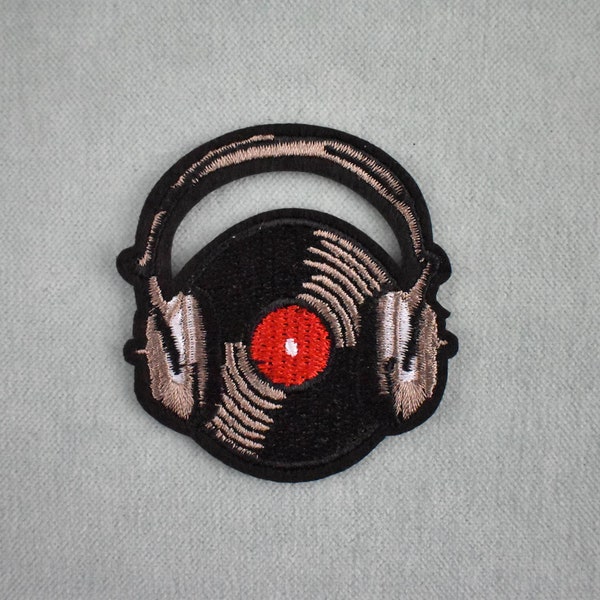 Vintage Vinyl Record Patch, Embroidered Iron-on Music Theme Patch