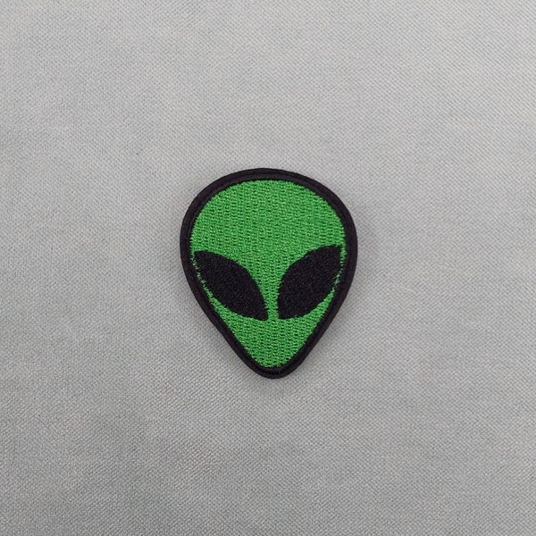 Patch Alien thermocollant 4.2 cm / 5 cm, Écusson brodé sur fer