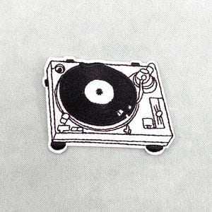 Vintage turntable patch, embroidered iron-on patch image 1