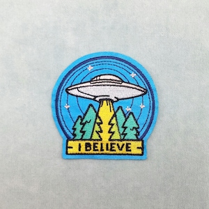 Patch "Eu Acredito", patch bordado termocolante, invasão alienígena, patch termocolante, patch para costurar, aplique