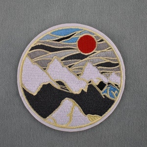 Mountain sun iron-on patch 7.8 cm, embroidered badge on iron
