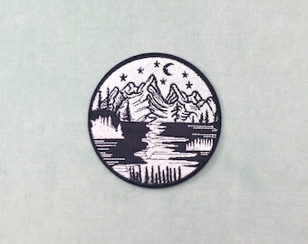 Black and white iron-on mountain illustration patch, 8 cm, embroidered patch
