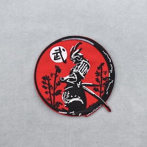 Samurai-figuurpatch, strijk- of naaipatch met borduurwerk, voor het personaliseren van kleding en accessoires.
