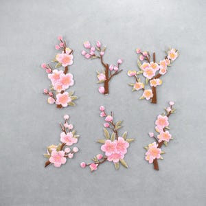 Patch Illustration fleurs de cerisier thermocollant, Écusson brodé sur fer