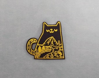 Mountain illustration embroidered cat patch, embroidered iron-on patch