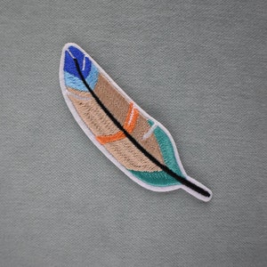 Embroidered iron-on Indian feather patch, iron on patch, sewing patch, customize clothing and accessories, applique