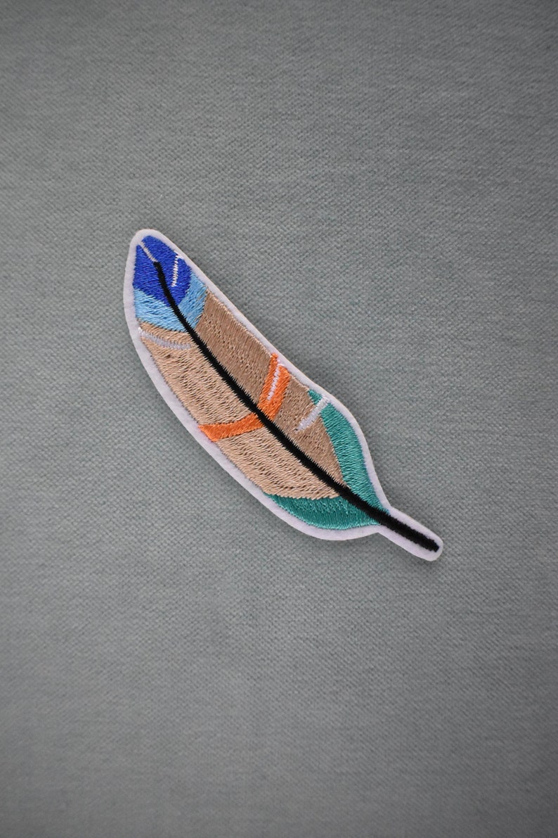 Embroidered iron-on Indian feather patch, iron on patch, sewing patch, customize clothing and accessories, applique image 1
