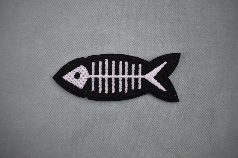 Iron-on Iron-on Fish Illustration Patch, Iron-on Embroidered Crest image 1