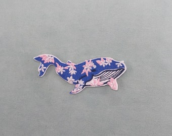 Patch Illustration baleine motif fleurs thermocollant, Écusson brodé sur fer