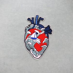 Aplique ondulado em formato de coração, aplique bordado termocolante, aplique para costurar, personalize roupas e acessórios.