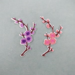 Embroidered iron-on flower patch, In purple and salmon, on iron or to sew, customize clothes and accessories