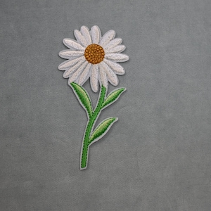 Iron-on white daisy patch with petals, Iron-on embroidered crest