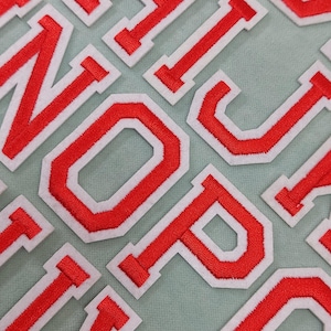 Parches de letras del alfabeto rojo termoadhesivos, insignias bordadas, Personalizar, Personalizar