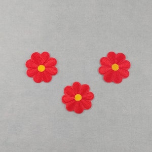 Set of 3 iron-on flowers embroidered on iron or sewn, customize clothes and accessories Rouge