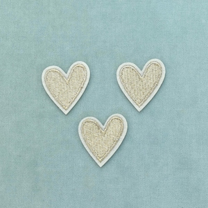 3 geborduurde gouden strijkbare hartvormige patches, 3 hartvormen, om kleding en accessoires mee te personaliseren