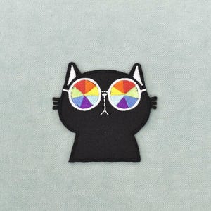 Toppa ricamata con gatto e occhiali arcobaleno, toppa termoadesiva
