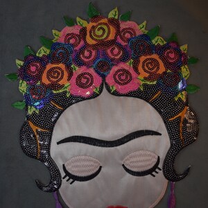 Patch portrait Frida, écusson thermocollant brodé avec paillettes, customiser vêtements et accessoires image 3