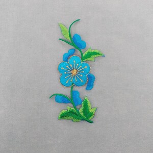 Patch fleur thermocollant brodé, En 5 couleurs, customiser vêtements et accessoires image 5