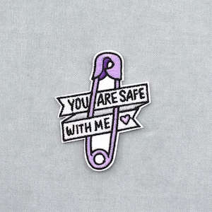 Aufbügelbarer, gestickter Anstecknadelaufnäher, gestickte Applikation mit Bügelverschluss