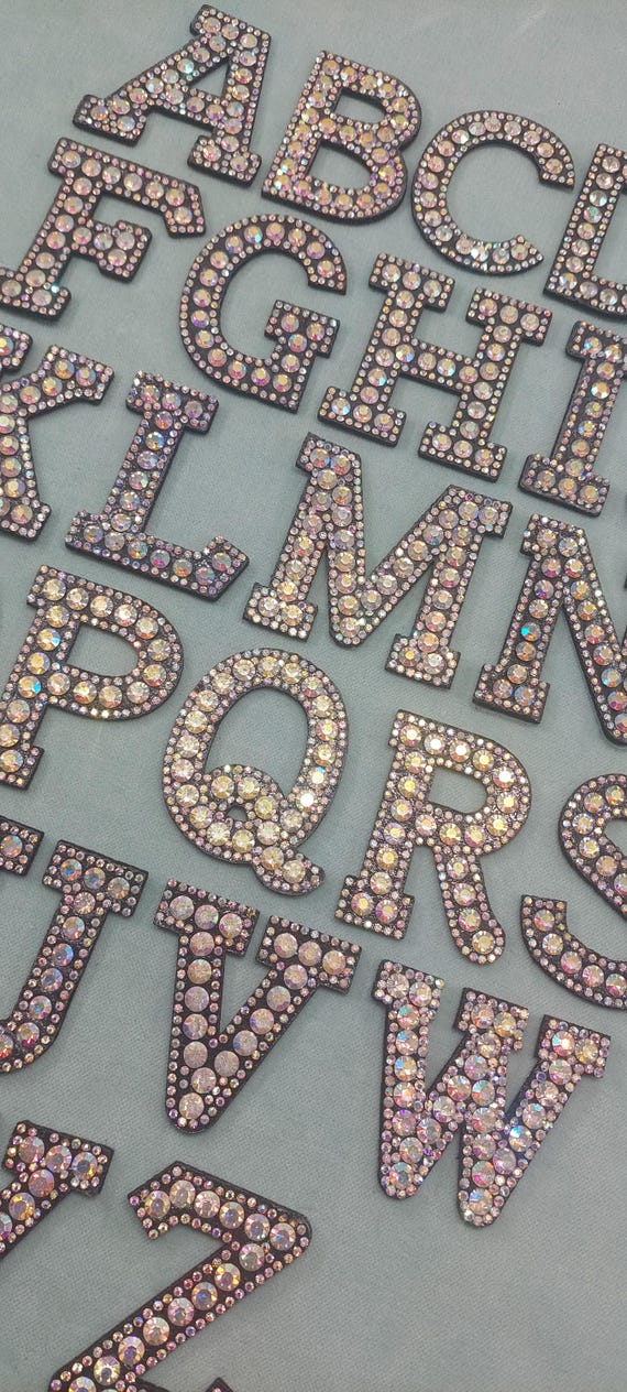 Toppe con lettere dell'alfabeto con strass da stirare, distintivi
