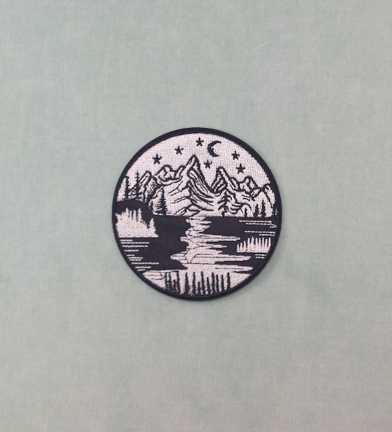 Silhouette boule de billard numéro 8 couleur noire seulement | Vecteur